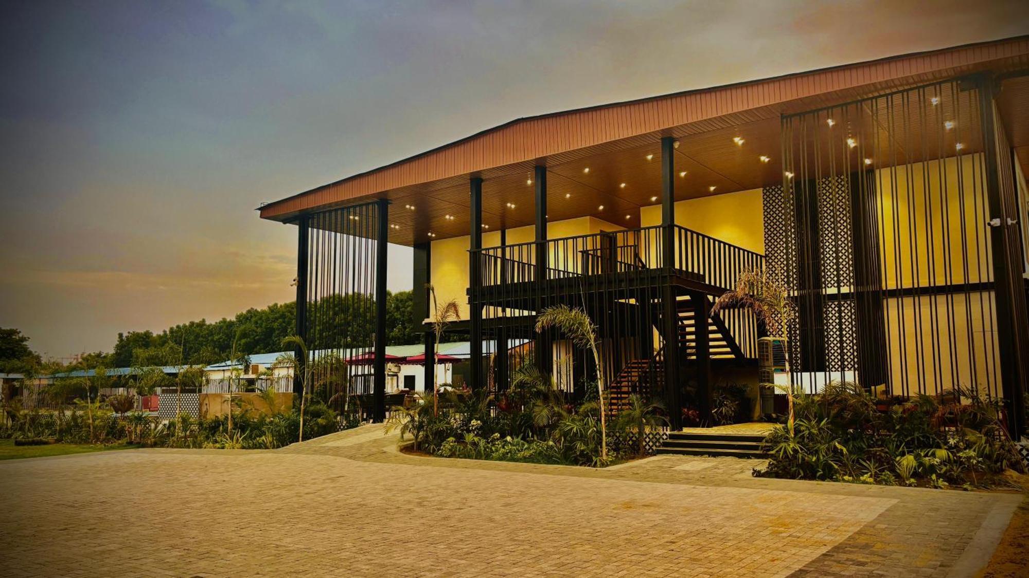 Vintclub Resort Lucknow Exterior photo